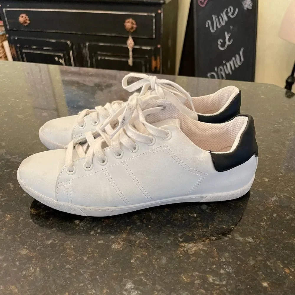 *Sugar* Sz 6.5 White & Navy Sneakers